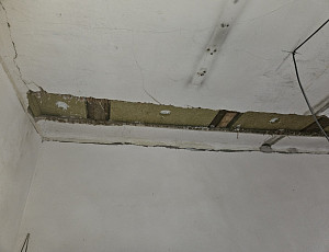 Zateplení stropu rodinného domu pomocí foukané izolace